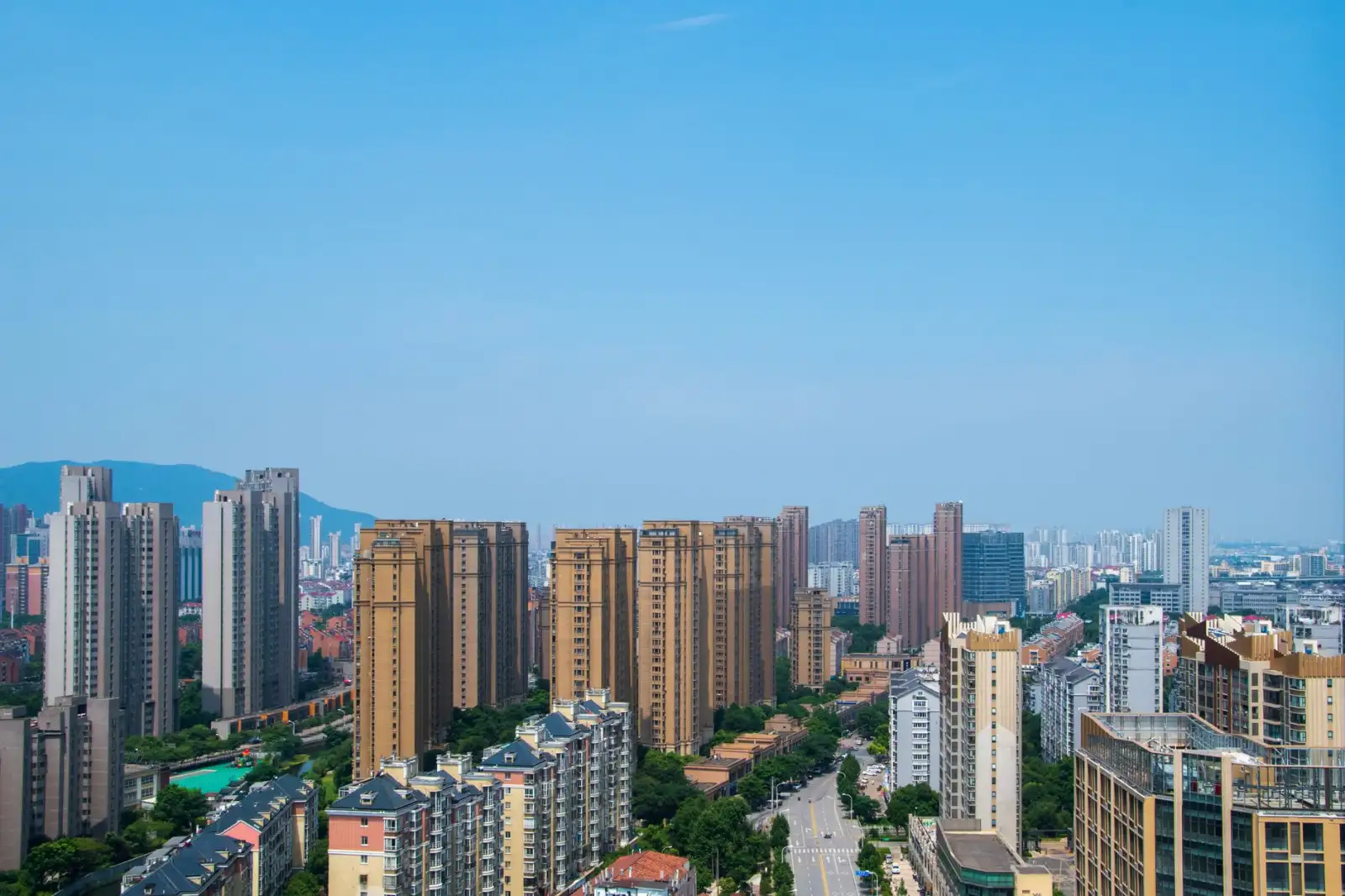 湘潭制造企业MES系统选型指南：从车间看板到数据采集的落地路径